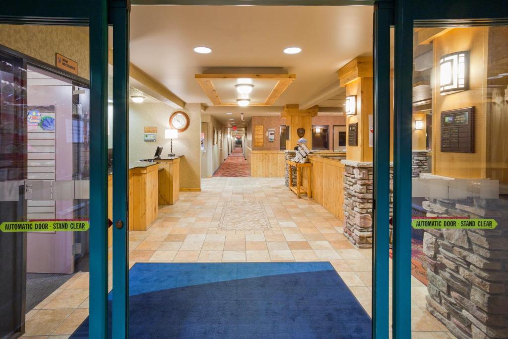 Holiday Inn Express Hotel & Suites Brainerd-Baxter, an IHG Hotel photo 2