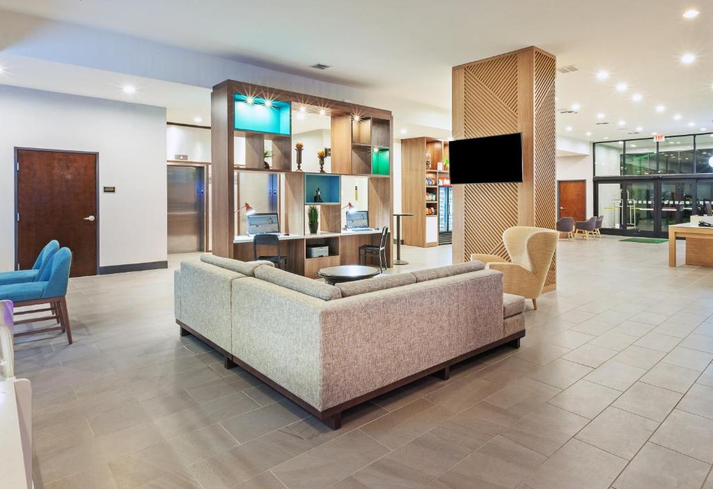 Holiday Inn & Suites McKinney - N Allen, an IHG Hotel photo 3