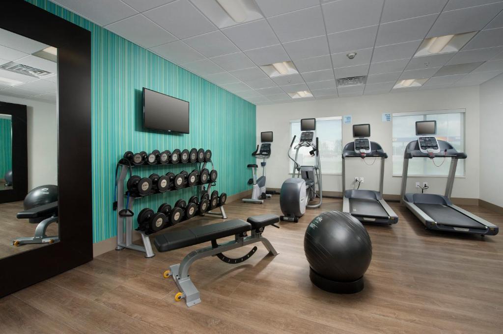 Holiday Inn Express & Suites Bay City, an IHG Hotel photo 3