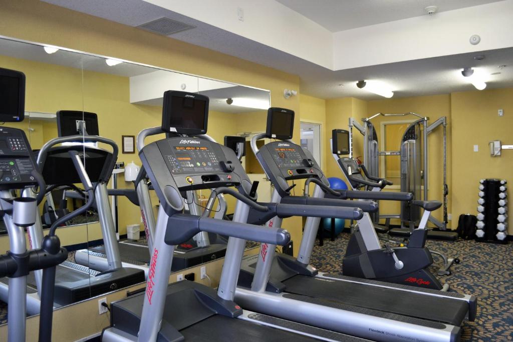 Holiday Inn Express Hotel & Suites Edson, an IHG Hotel photo 2