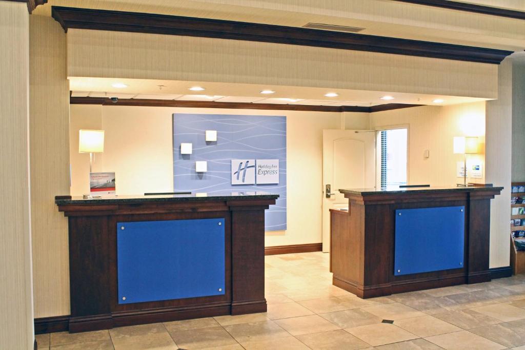 Holiday Inn Express Hotel & Suites Cape Girardeau I-55, an IHG Hotel photo 4
