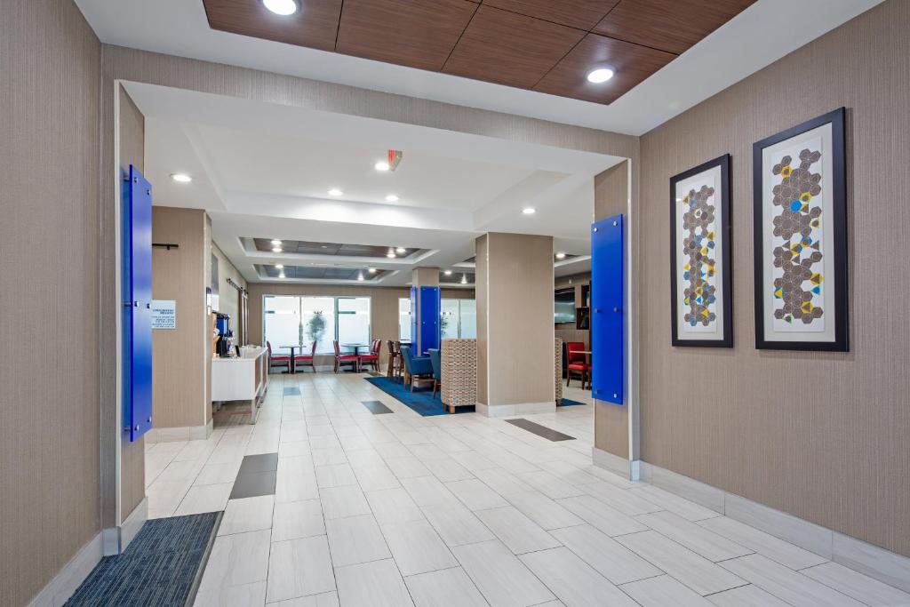 Holiday Inn Express & Suites Chattanooga - East Ridge, an IHG Hotel photo 1