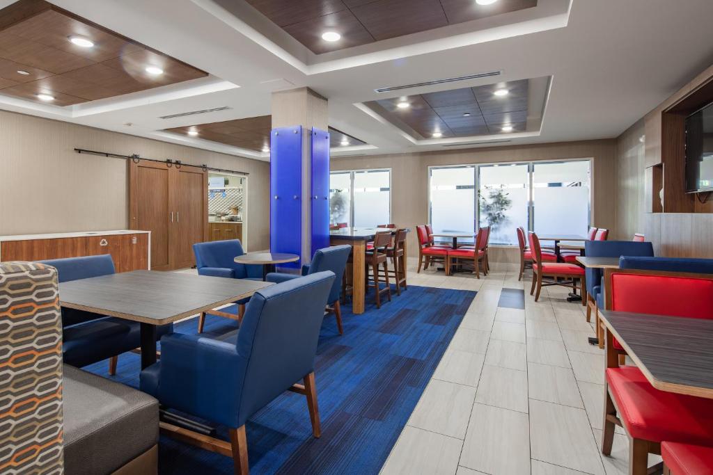 Holiday Inn Express & Suites Chattanooga - East Ridge, an IHG Hotel photo 4
