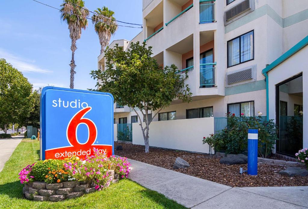 Studio 6 Concord, CA image