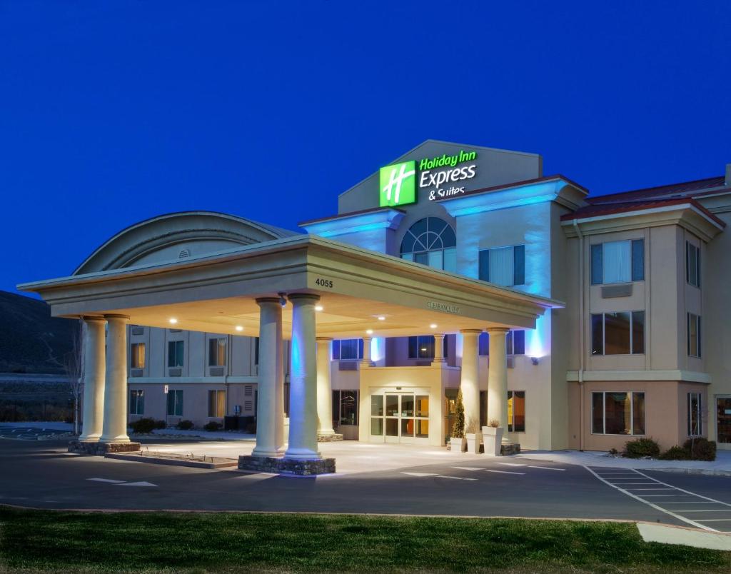 Holiday Inn Express & Suites Carson City, an IHG Hotel image