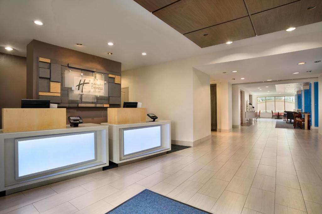 Holiday Inn Express & Suites Dallas NE - Allen, an IHG Hotel image