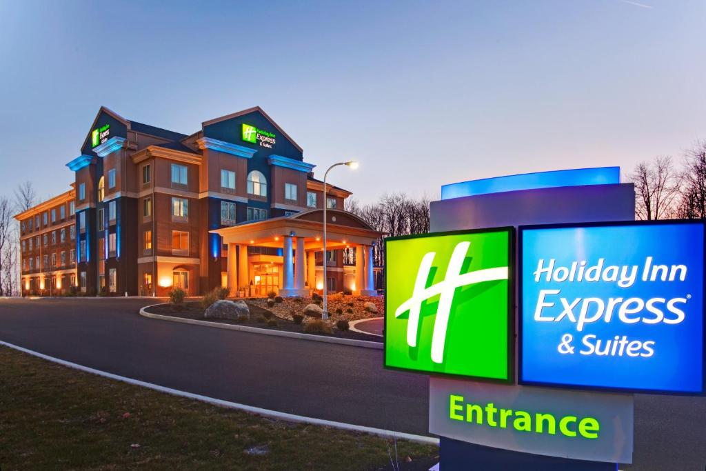 Holiday Inn Express Hotel & Suites Hamburg, an IHG Hotel image