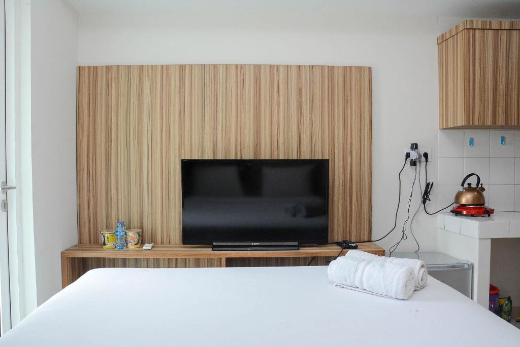 Best Deal The Springlake Summarecon Studio Apartment By Travelio photo 4