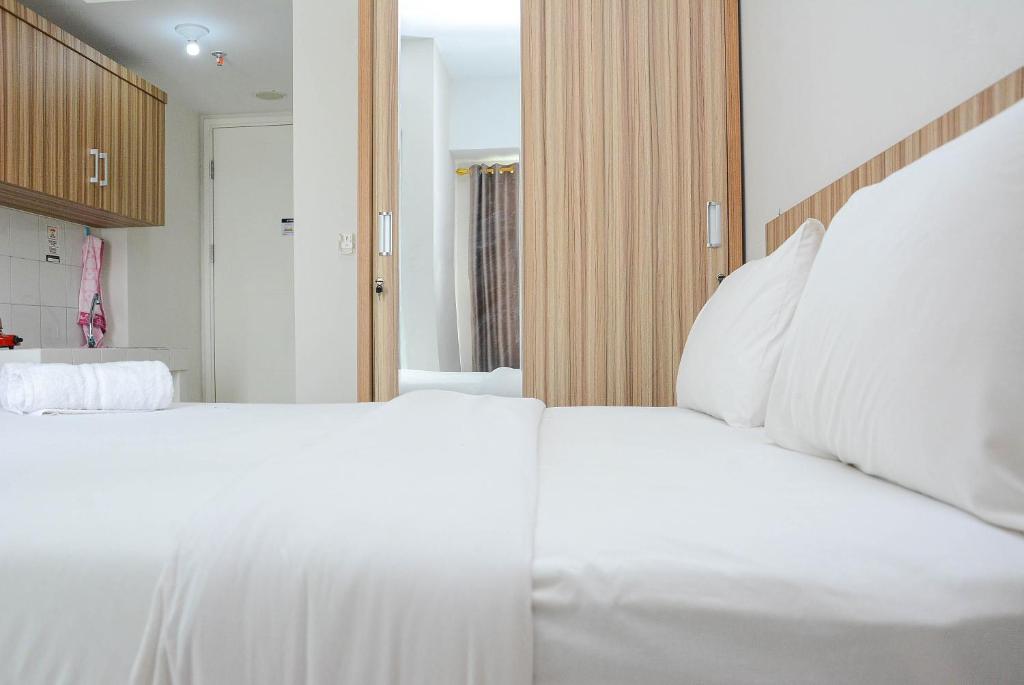 Best Deal The Springlake Summarecon Studio Apartment By Travelio photo 3