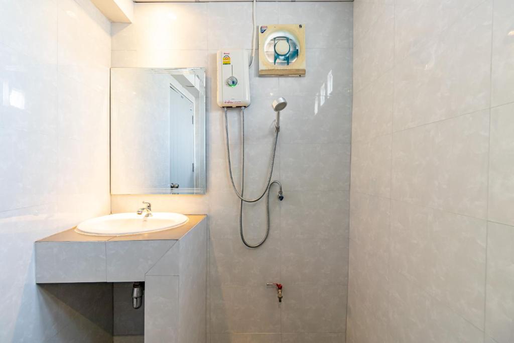 Студио (Номер-студио с балконом), Отель Living Naraa Place