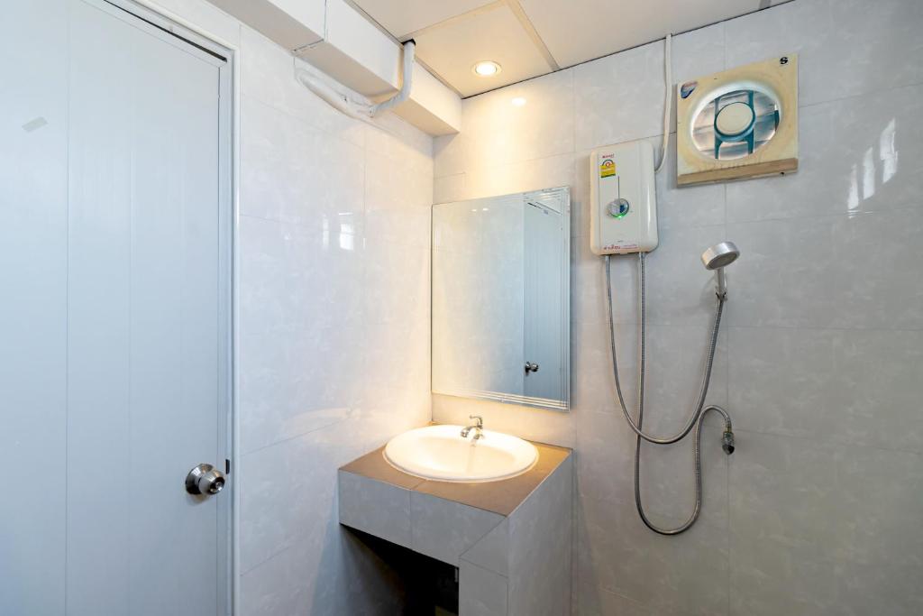 Студио (Номер-студио с балконом), Отель Living Naraa Place