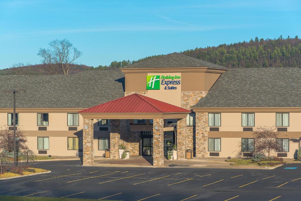 Holiday Inn Express & Suites Cooperstown image