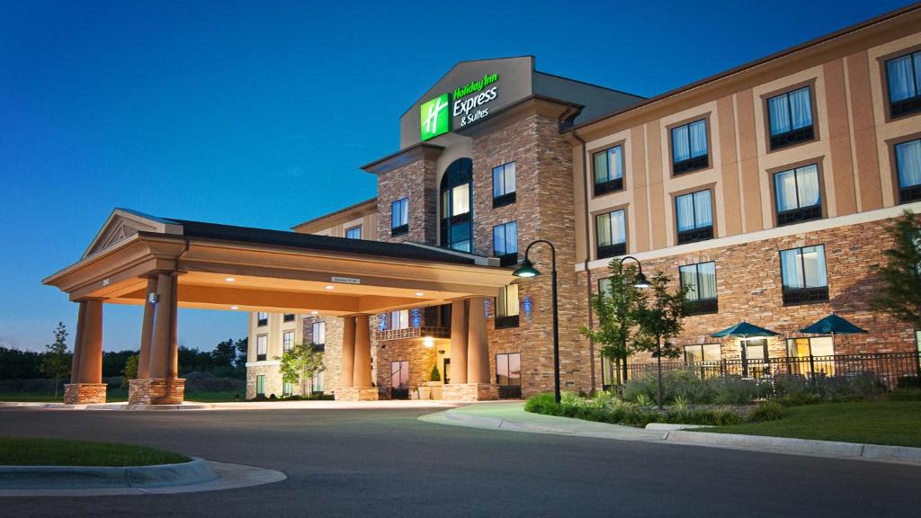 Holiday Inn Express & Suites Wichita Northeast, an IHG Hotel image