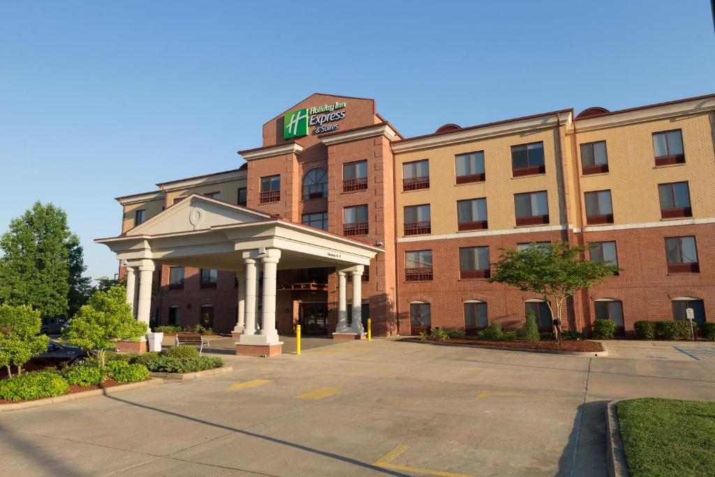 Holiday Inn Express Clinton, an IHG Hotel image