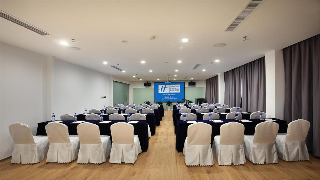 Holiday Inn Express Guilin City Center, an IHG Hotel photo 2