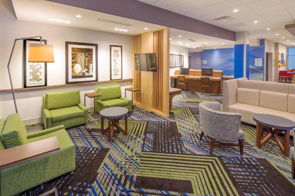 Holiday Inn Express & Suites - Indianapolis NW - Zionsville, an IHG Hotel photo 3