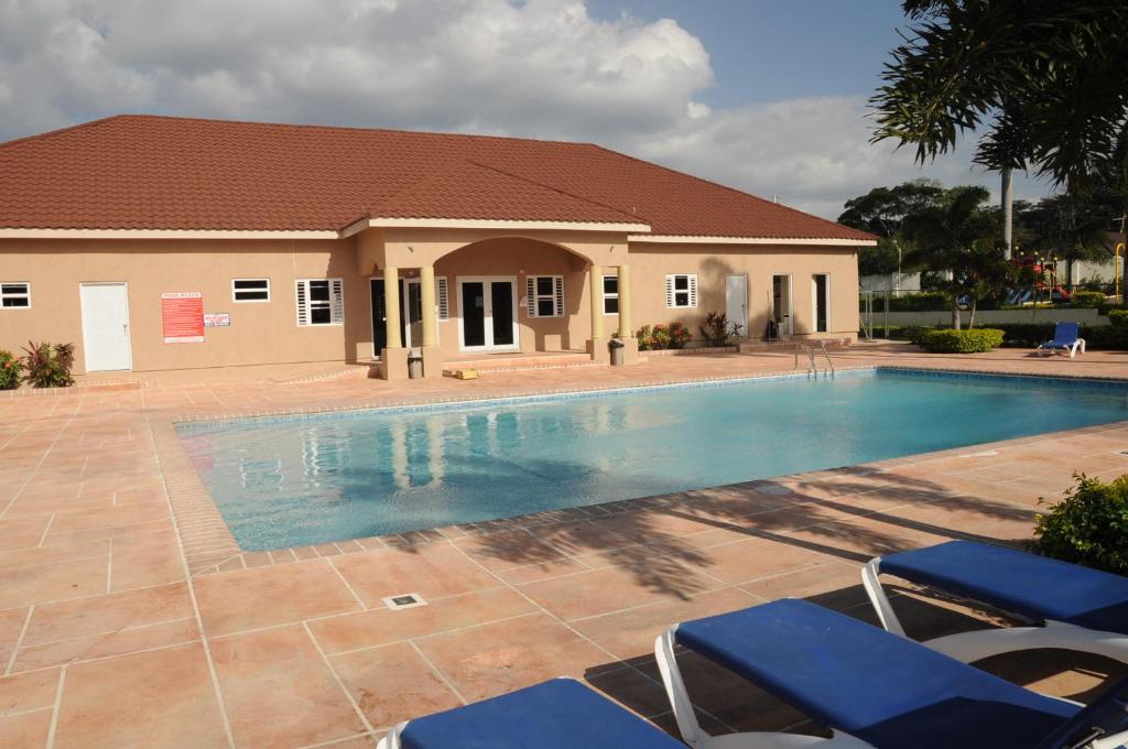 Ochi Rios Drax Hall 3 bed sleeps 7 Exquisitely fully furnished accommodations photo 2