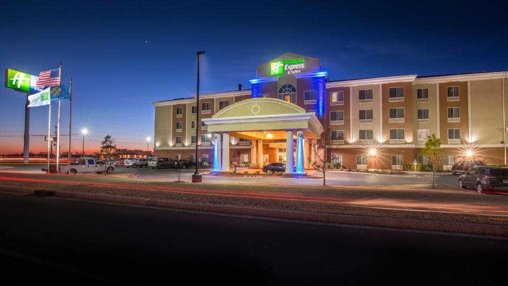 Holiday Inn Express Hotel and Suites Elk City, an IHG Hotel photo 1