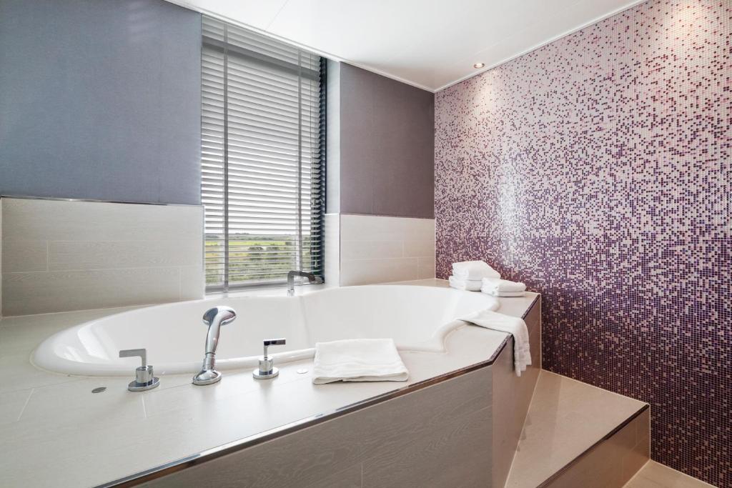 Сьюит (Люкс с сауной), Van der Valk Hotel Sneek