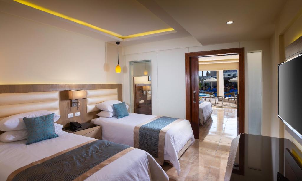 Четырехместный (Четырехместный номер Делюкс), Beach Albatros Resort