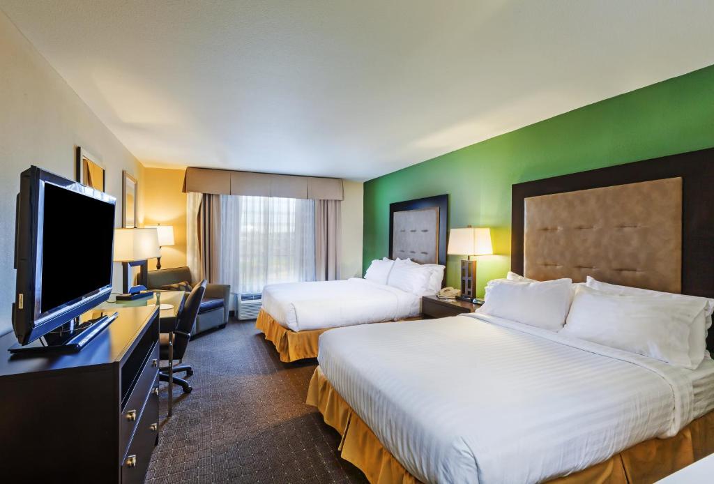 Holiday Inn Express Hotel & Suites Eagle Pass, an IHG Hotel photo 4