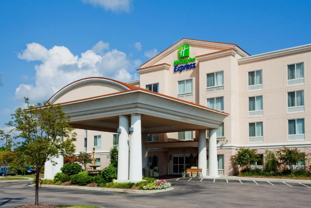 Holiday Inn Express Hotel & Suites Concord, an IHG Hotel image