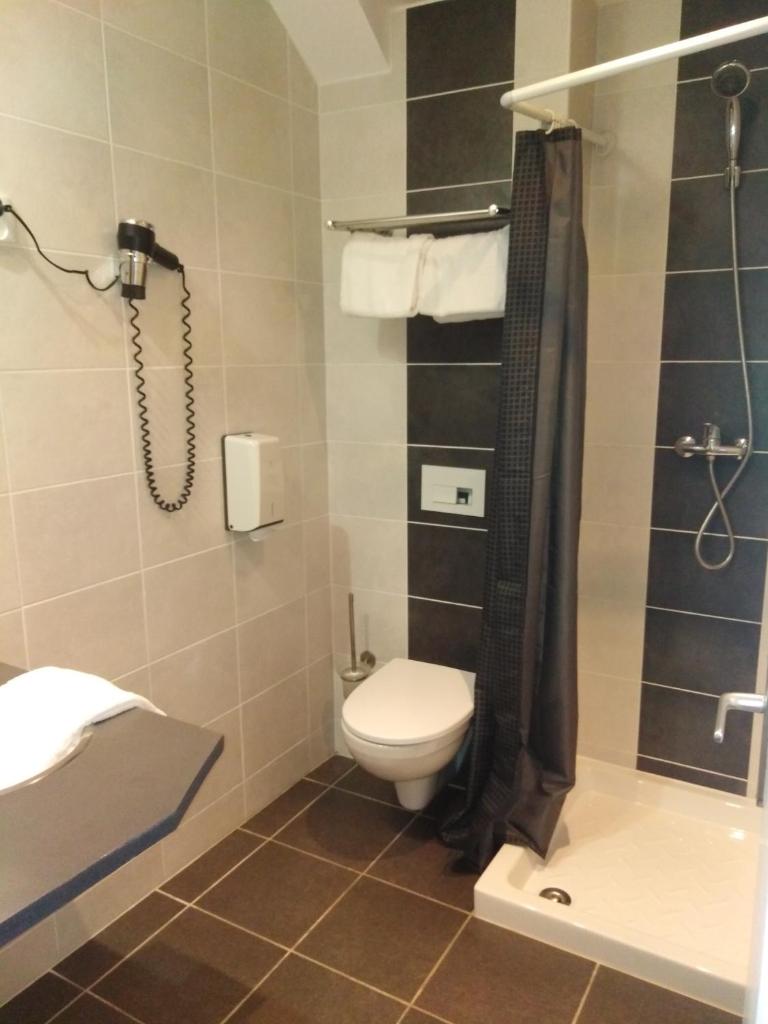 Hotel Du Midi - 쿼드러플룸