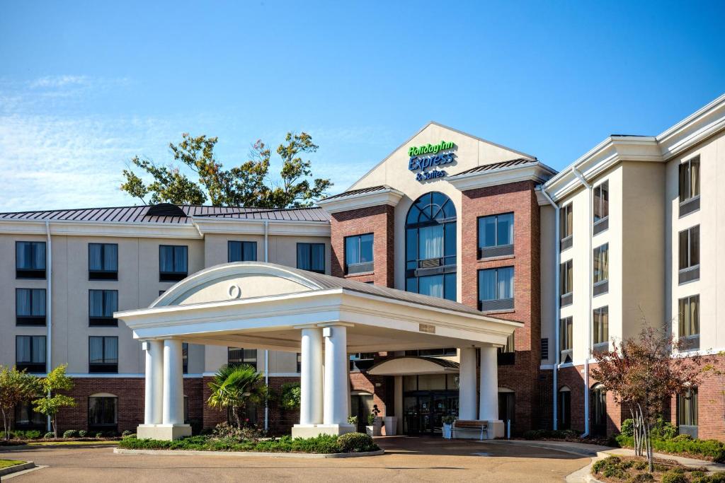 Holiday Inn Express & Suites Flowood, an IHG Hotel image