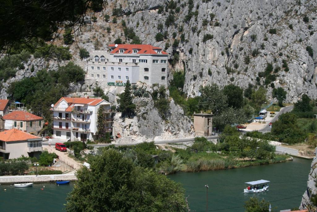 Hotel Villa Dvor photo 2