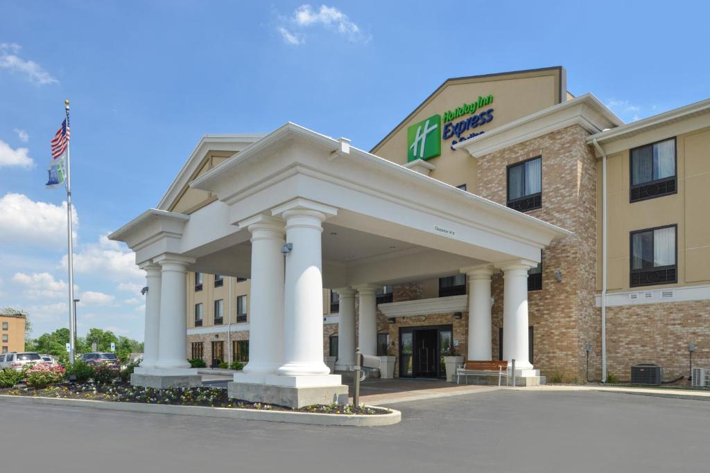 Holiday Inn Express & Suites Greenfield, an IHG Hotel image