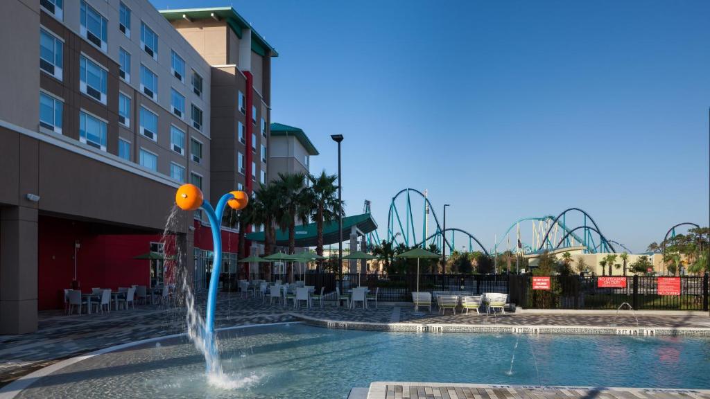 Holiday Inn Express & Suites Orlando at SeaWorld, an IHG Hotel image