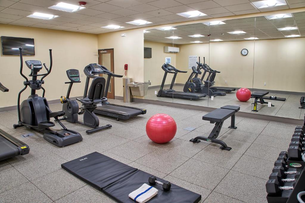 Holiday Inn Express & Suites Tulsa NE, Claremore, an IHG Hotel photo 4