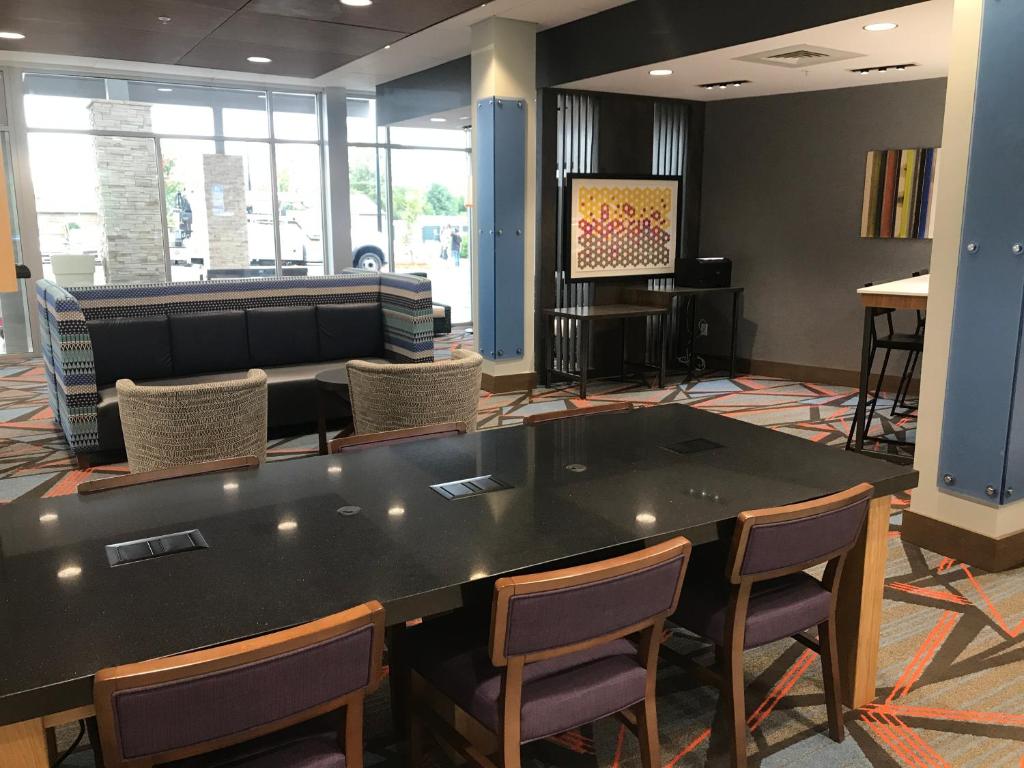 Holiday Inn Express & Suites Greenville SE - Simpsonville, an IHG Hotel photo 1