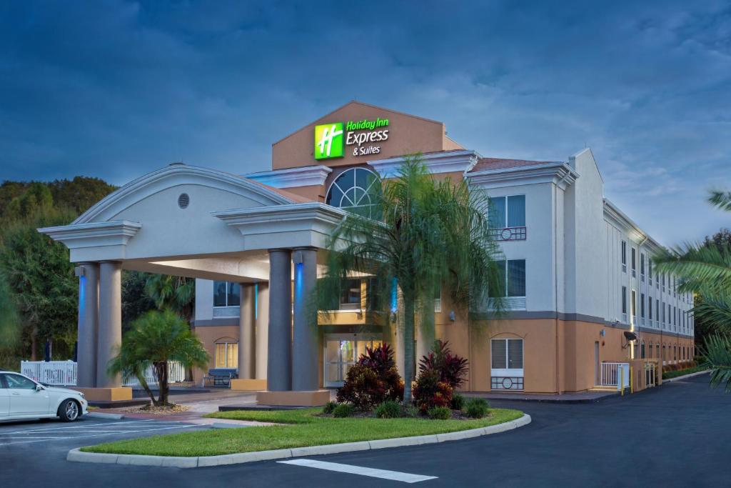 Holiday Inn Express Hotel & Suites Tavares - Leesburg, an IHG Hotel image