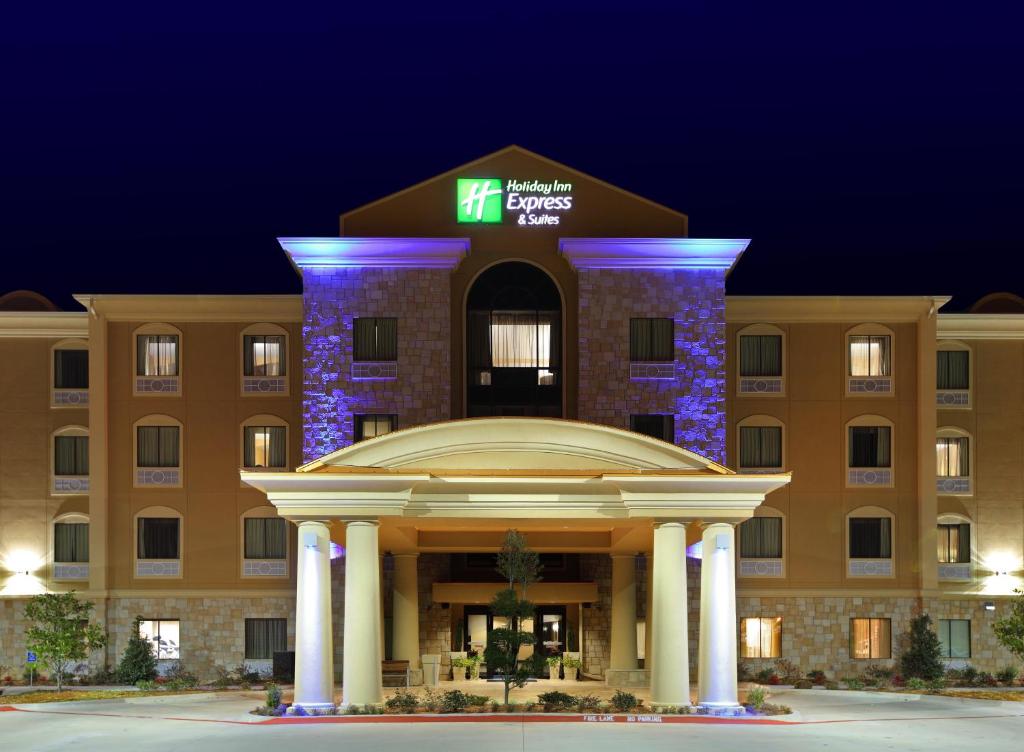 Holiday Inn Express Hotel & Suites Texarkana East, an IHG Hotel image