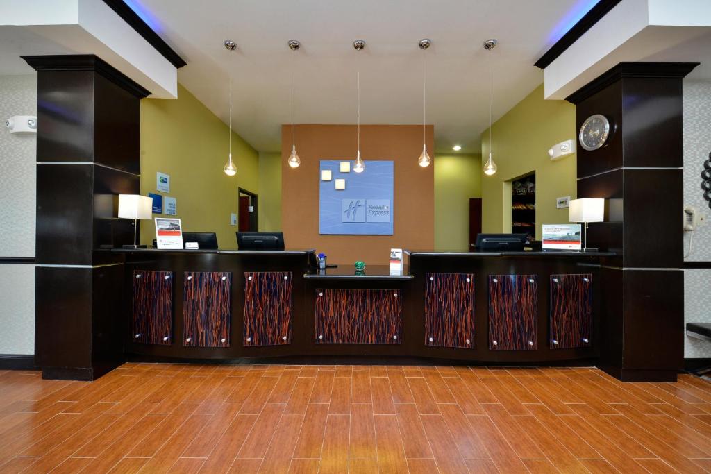 Holiday Inn Express Alva, an IHG Hotel photo 3