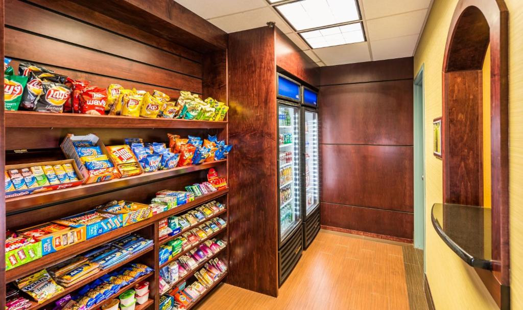 Holiday Inn Express Hotel & Suites Jacksonville-South, an IHG Hotel photo 1