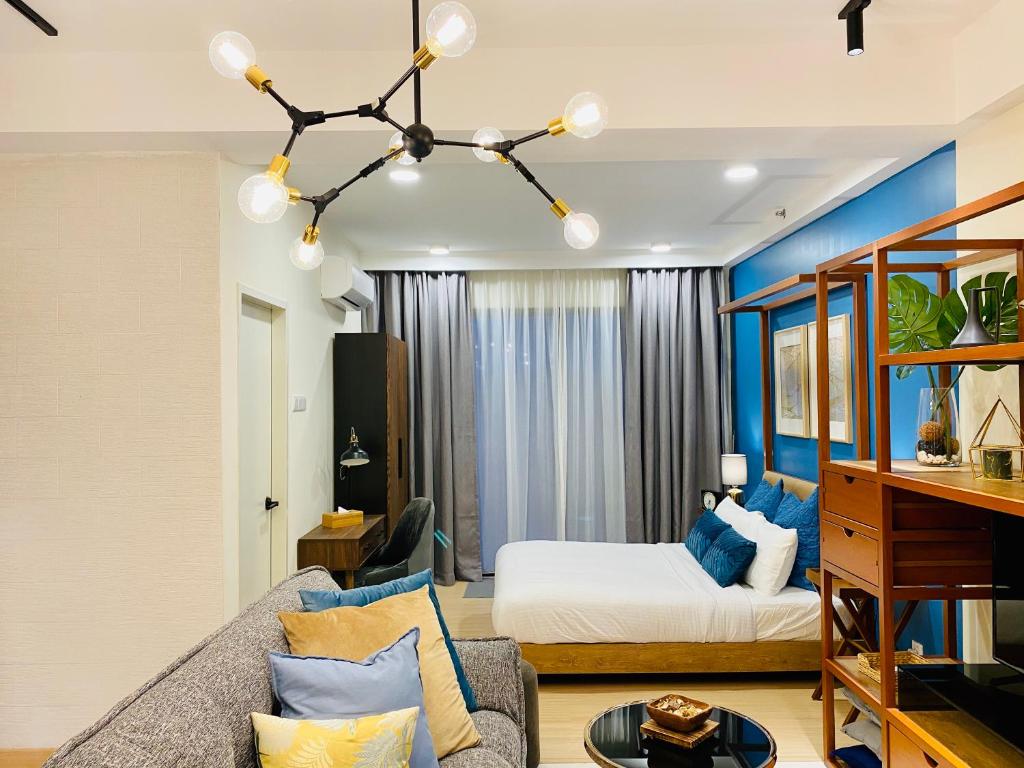 Deluxe Holiday Studio Suite at Timurbay with Seaview photo 4