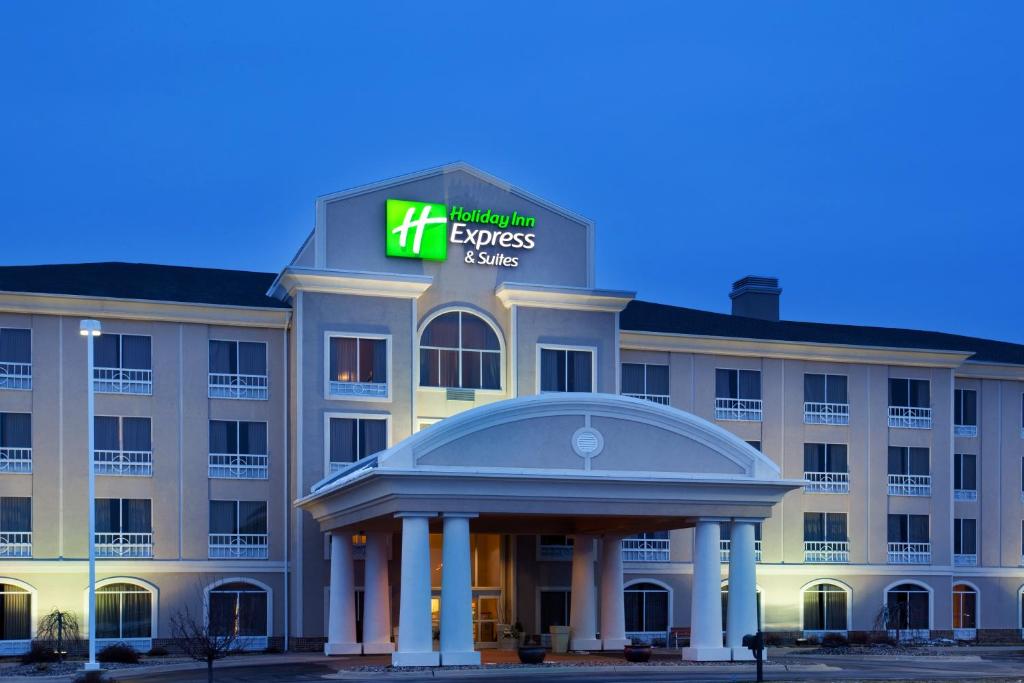 Holiday Inn Express Hotel & Suites Rockford-Loves Park, an IHG Hotel image