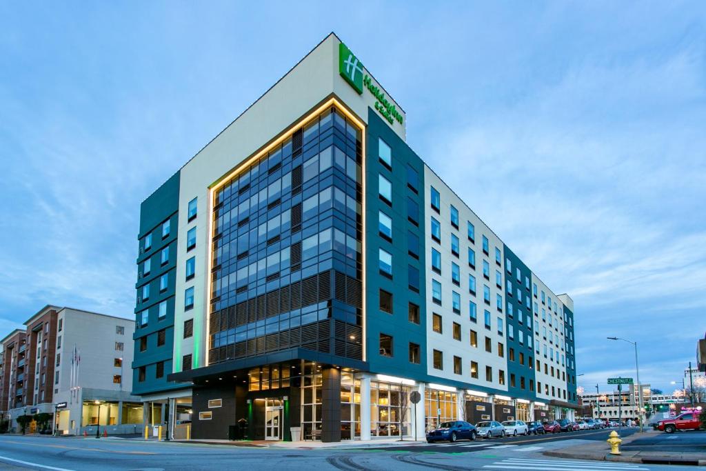 Holiday Inn Hotel & Suites Chattanooga Downtown, an IHG Hotel image