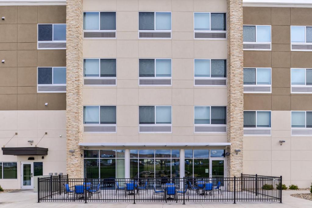Holiday Inn Express & Suites - Kansas City - Lee's Summit, an IHG Hotel photo 3
