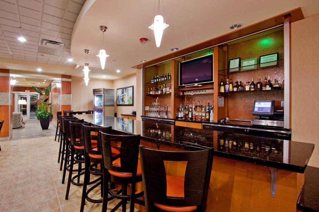Holiday Inn Hotel & Suites Gateway, an IHG Hotel photo 3