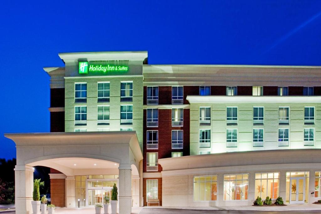 Holiday Inn Hotel & Suites Williamsburg-Historic Gateway, an IHG Hotel image