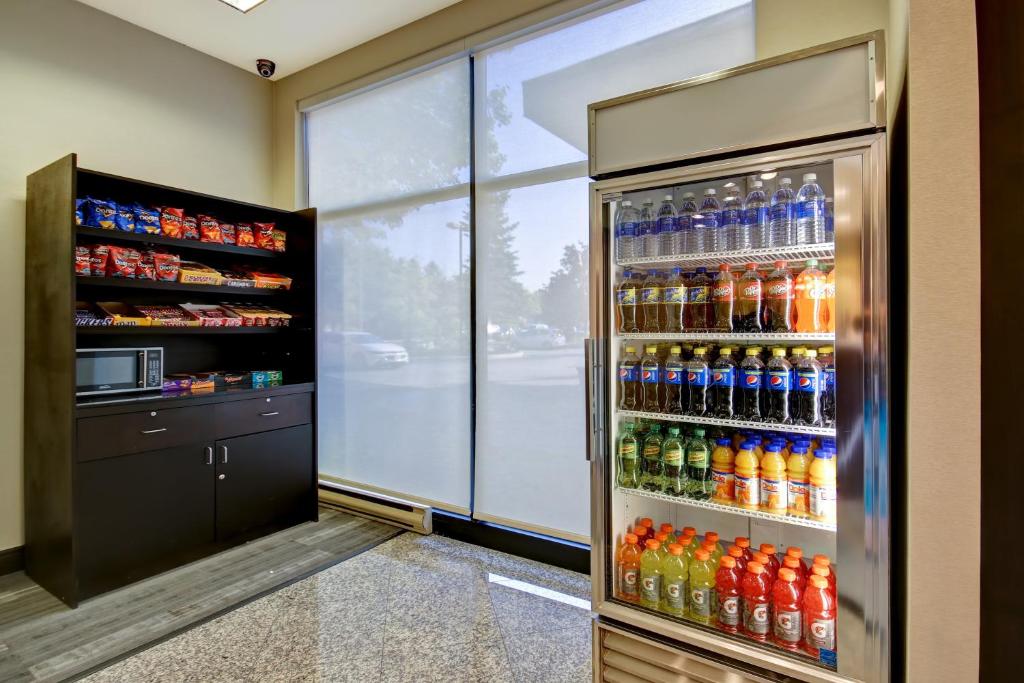 Holiday Inn Windsor - Ambassador Bridge, an IHG Hotel photo 4