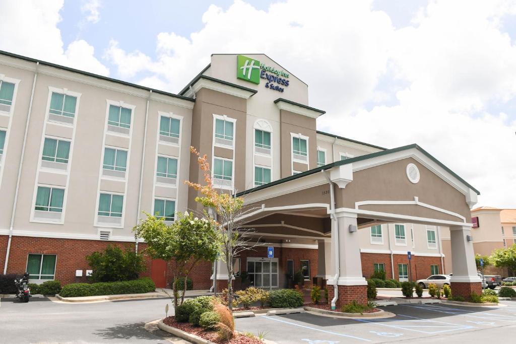 Holiday Inn Express & Suites Valdosta West - Mall Area, an IHG Hotel image