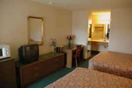 Lakeview Inn photo 2