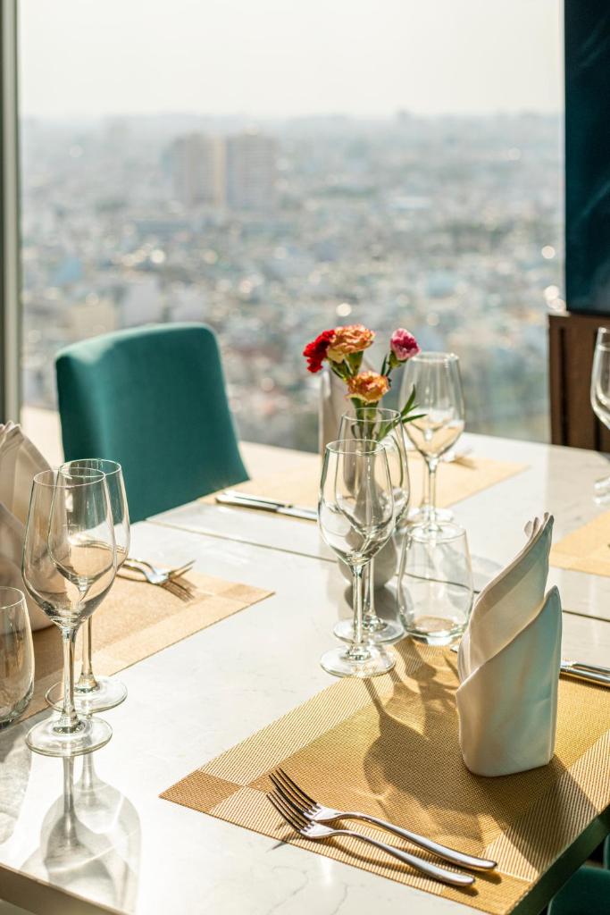 LA VELA Saigon Hotel