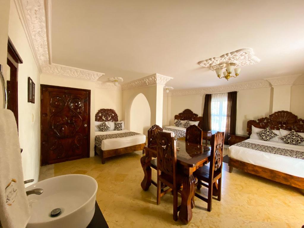 Hotel Royal Puebla photo 1