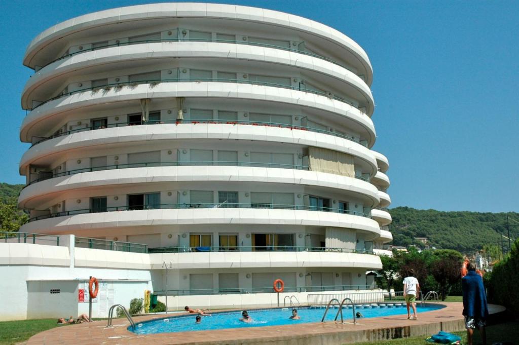 MEDES PARK II 4-3 photo 2