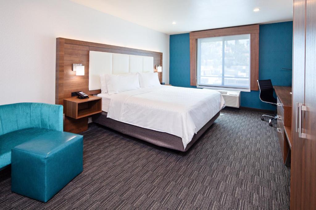 Двухместный (Номер с кроватью размера «queen-size»), Holiday Inn Express Hollywood Walk of Fame, an IHG Hotel